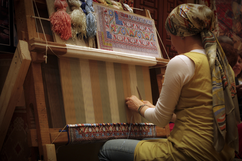 Read more about the article How Oriental Rugs Are Made