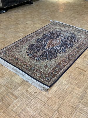 HANDKNOTTED 4ft. x 6ft. TRADITIONAL TABRIZ