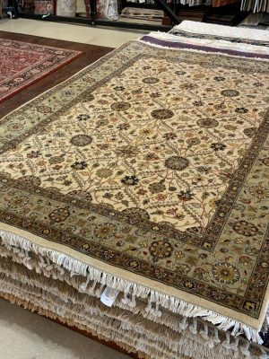 LIKE NEW 5ft. x 7ft. TRADITIONAL TABRIZ