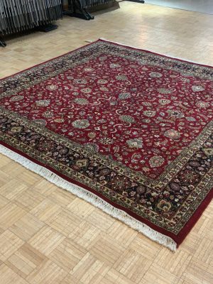 LIKE NEW 8ft. x 8ft. TRADITIONAL SAROUK