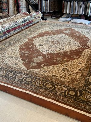 LIKE NEW 9ft. x 12ft. TRADITIONAL TABRIZ