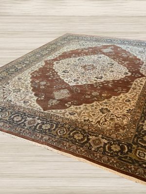 LIKE NEW 9ft. x 12ft. TRADITIONAL TABRIZ