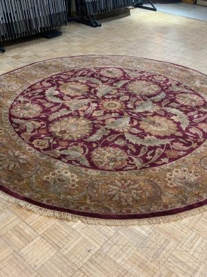 LIKE NEW 9ft. x 9ft. TRADITIONAL KASHAN