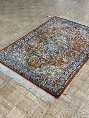 SEMI-ANTIQUE 4ft. x 6ft. TRADITIONAL KASHAN