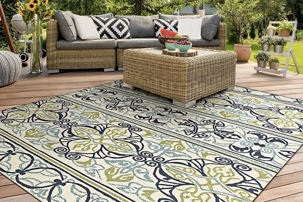 Outdoor Rugs that Can Survive in the Rain - The Rug District