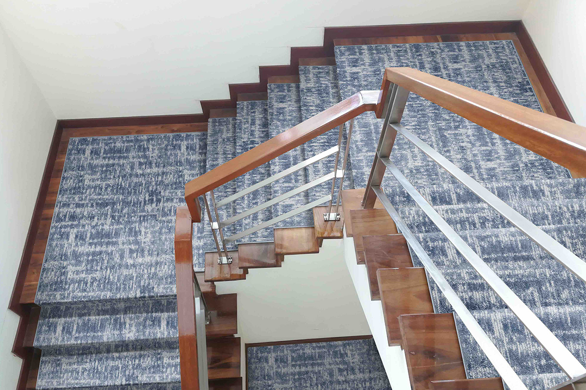 Read more about the article An Ambitious Stair Runner Rug