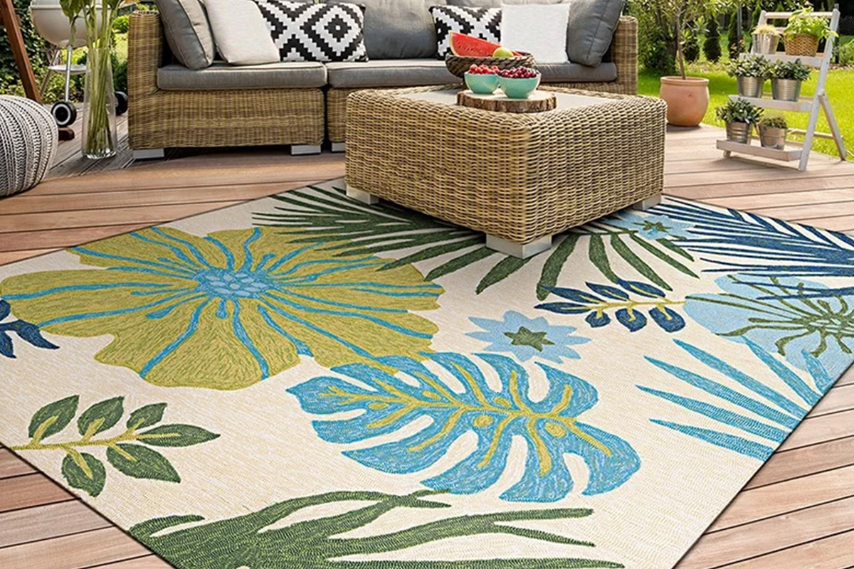 Read more about the article Withstand Summer Showers With An Indoor/Outdoor Rug