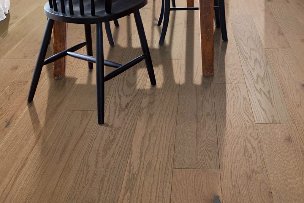 Oak hardwood is a sustainable, environmentally friendly floor any homeowner would be proud to show. Discover more benefits of oak hardwood flooring.