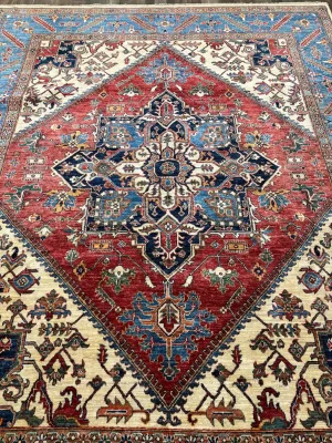 NEW 7’10” x 10′ HERIZ RUG