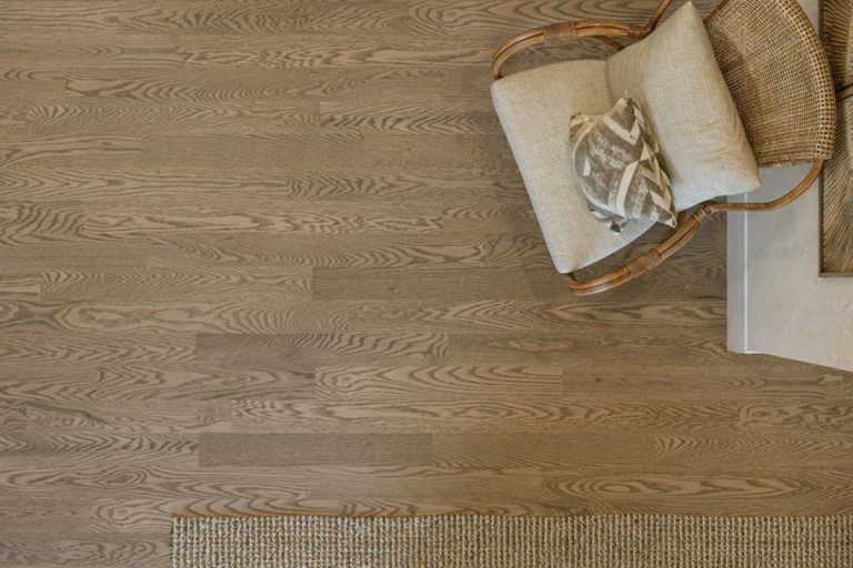 Read more about the article The Benefits of Narrow Plank Hardwood Flooring