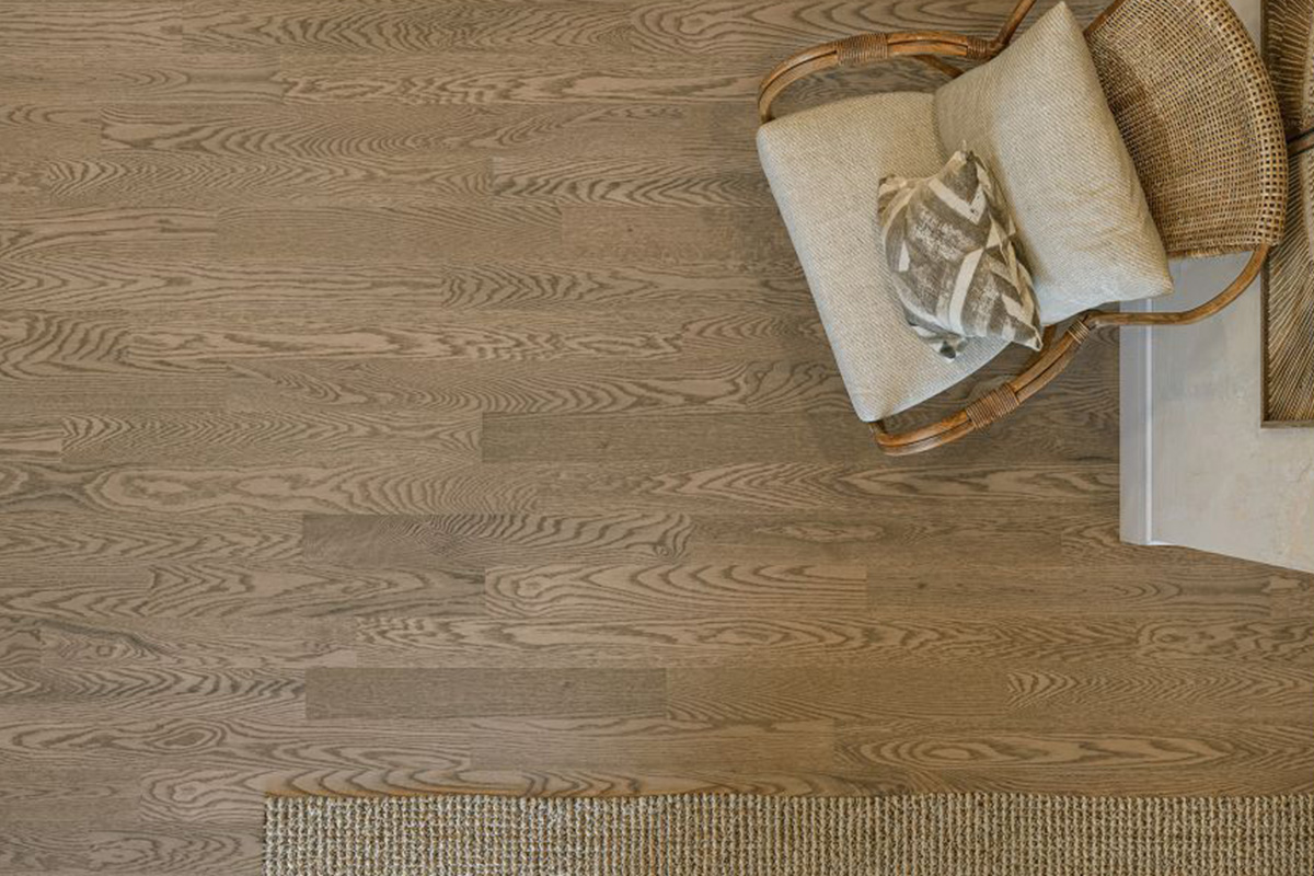 Read more about the article The Benefits of Narrow Plank Hardwood Flooring