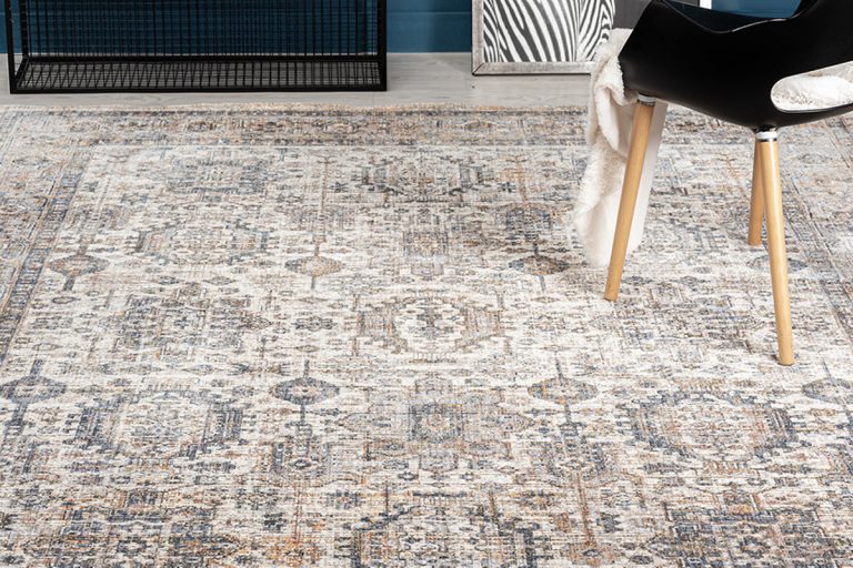 Read more about the article Machine Made Rugs: Beautiful & Affordable